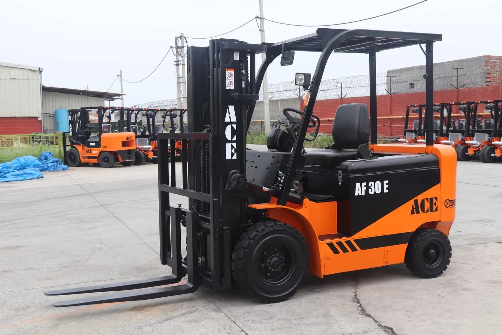 Xe nâng điện đối trọng (ảnh minh họa)